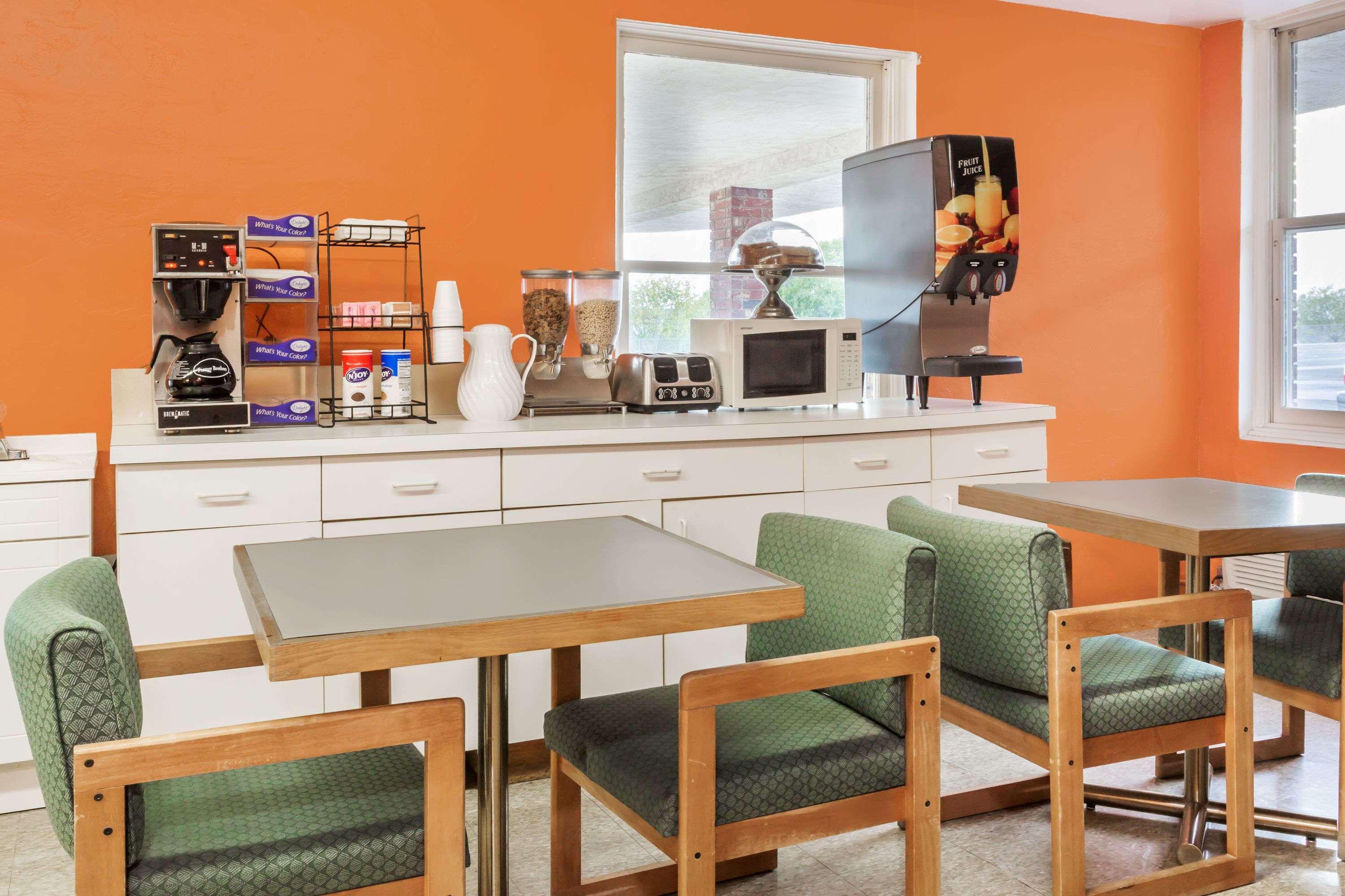 Americas Best Value Inn Wendover Dış mekan fotoğraf