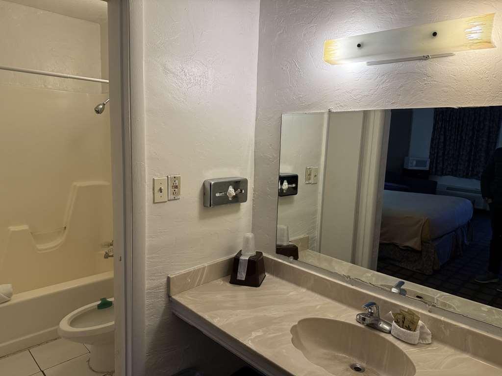 Americas Best Value Inn Wendover Oda fotoğraf