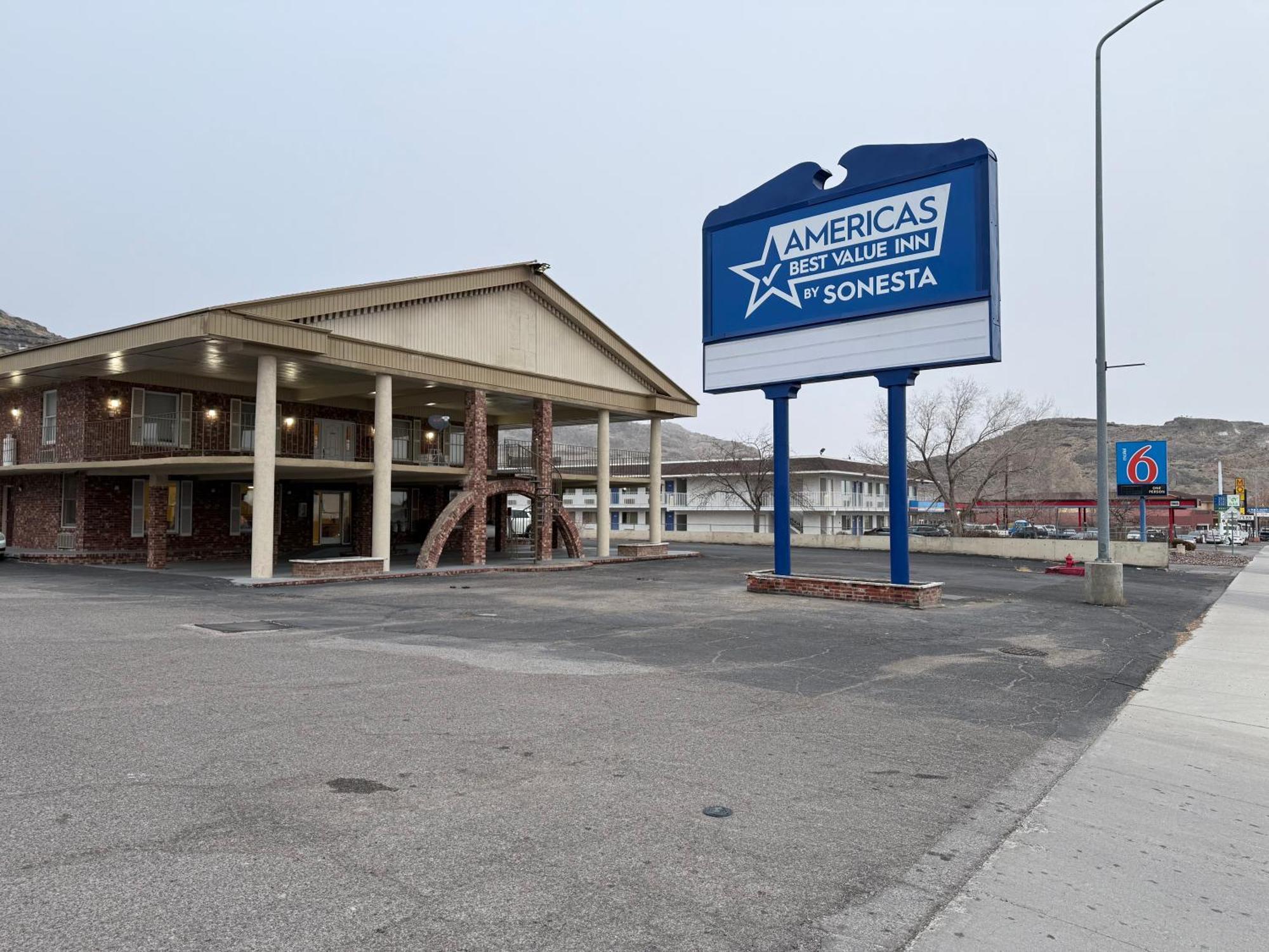 Americas Best Value Inn Wendover Dış mekan fotoğraf